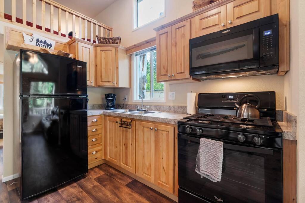 New Tiny Home Steps Away From Mt. Rainier Ashford Exterior photo